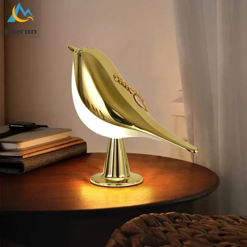 LumoBird™ Sculptural Metal Lamp